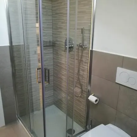 Edo's Bed & Breakfast 3*